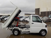 It is a picture of the white nissan clipper in 2010,First Photo Stock No.Y045919