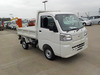 It is a picture of the white daihatsu hijet dump in 2022,Sub Photo 1 Stock No.Y046419