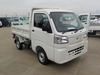 It is a picture of the white daihatsu hijet dump in 2022,Sub Photo 1 Stock No.Y046421
