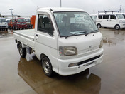 It is a picture of the white daihatsu hijet truck in 2000,First Photo Stock No.Y046542