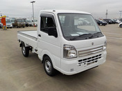 It is a picture of the white suzuki carry truck in 2022,First Photo Stock No.Y046734