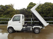It is a picture of the white suzuki carry dump in 2008,First Photo Stock No.Y047085
