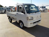 It is a picture of the white daihatsu hijet truck in 2003,Sub Photo 0 Stock No.Y047333