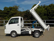 It is a picture of the white suzuki carry in 2016,First Photo Stock No.Y047460