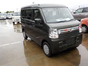 It is a picture of the khaki suzuki every passenger van in 2022,First Photo Stock No.Y047523