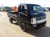 It is a picture of the black suzuki carry truck in 2017,First Photo Stock No.Y047526