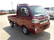 It is a picture of the red daihatsu hijet jumbo in 2022,First Photo Stock No.Y047553