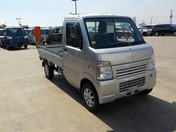 It is a picture of the silver suzuki carry truck in 2013,First Photo Stock No.Y047770