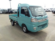 It is a picture of the green daihatsu hijet jumbo in 2020,First Photo Stock No.Y047855