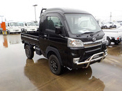 It is a picture of the black daihatsu hijet jumbo in 2020,First Photo Stock No.Y047953