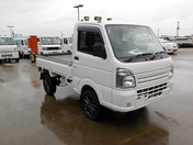 It is a picture of the white suzuki carry truck in 2019,First Photo Stock No.Y048041