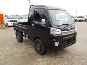 It is a picture of the black daihatsu hijet jumbo in 2015,First Photo Stock No.Y048088