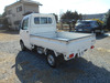 It is a picture of the white suzuki carry truck in 2004,Sub Photo 3 Stock No.Y048358