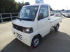 It is a picture of the white mitsubishi minicab truck in 2002,Sub Photo 1 Stock No.Y048670