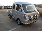 It is a picture of the silver suzuki carry jumbo in 2022,First Photo Stock No.Y048734