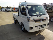 It is a picture of the white daihatsu hijet jumbo in 2022,First Photo Stock No.Y048756