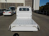 It is a picture of the white suzuki carry truck in 2006,Sub Photo 3 Stock No.Y048854