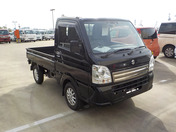 It is a picture of the black suzuki carry truck in 2022,First Photo Stock No.Y048880