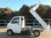 It is a picture of the white  suzuki carry in 2012,First Photo Stock No.Y048939