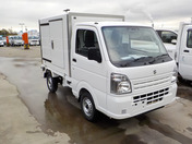 It is a picture of the white suzuki carry truck in 2022,First Photo Stock No.Y049048