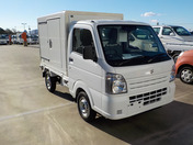 It is a picture of the white suzuki carry truck in 2022,First Photo Stock No.Y049049